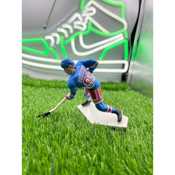 Starting lineup Wayne Gretzky Figurine New York Rangers Hockey NHL 1998 - Picture 1 of 3